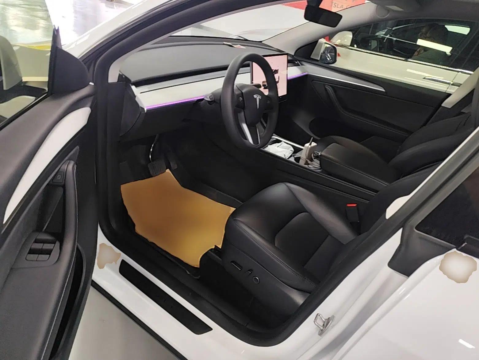 Tesla Model Y 2024 Rear-Wheel-Drive Version — миниатюра 18