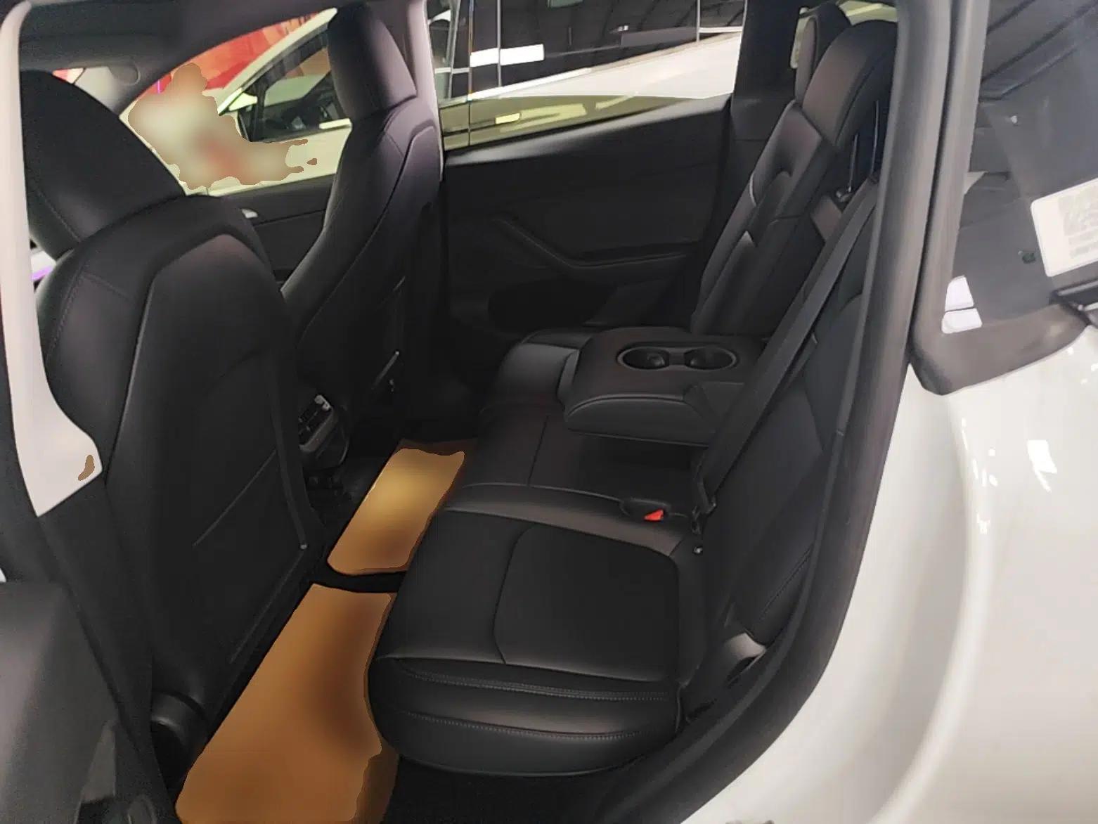 Tesla Model Y 2024 Rear-Wheel-Drive Version — миниатюра 20