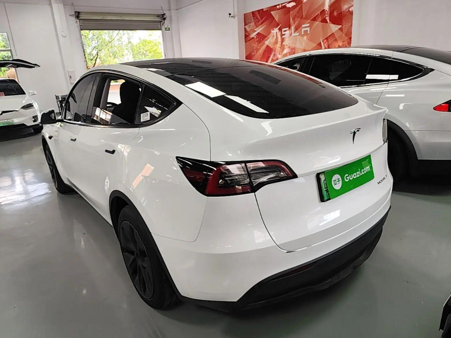 Tesla Model Y 2024 Rear-Wheel-Drive Version — миниатюра 4