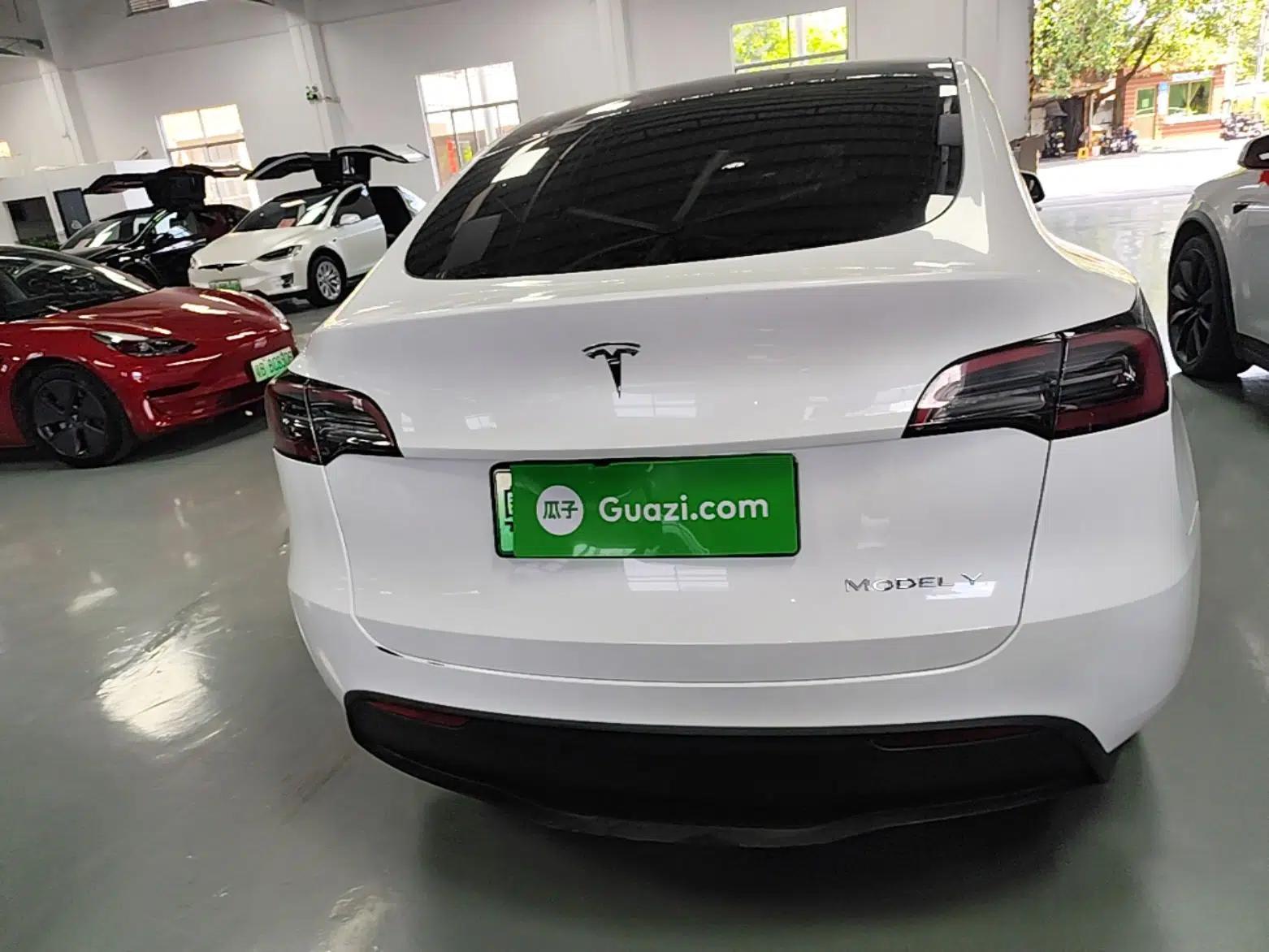 Tesla Model Y 2024 Rear-Wheel-Drive Version — миниатюра 5
