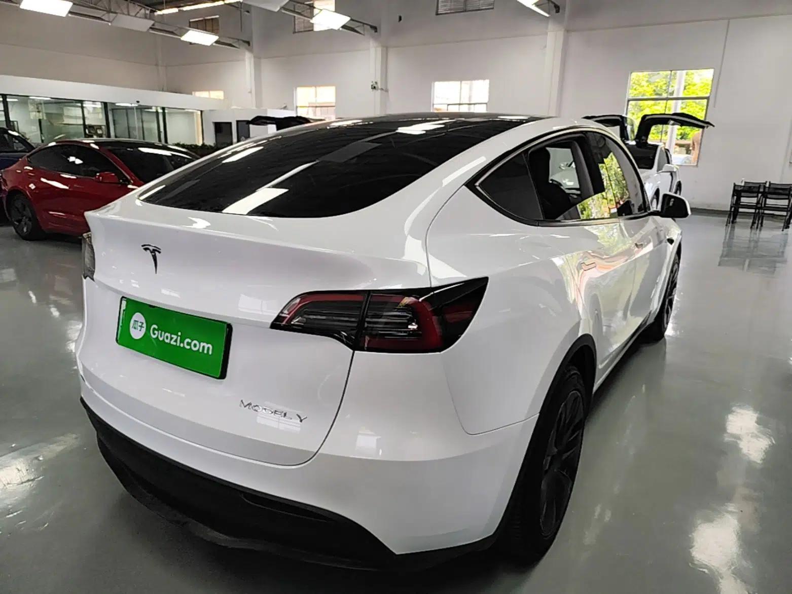 Tesla Model Y 2024 Rear-Wheel-Drive Version — миниатюра 6