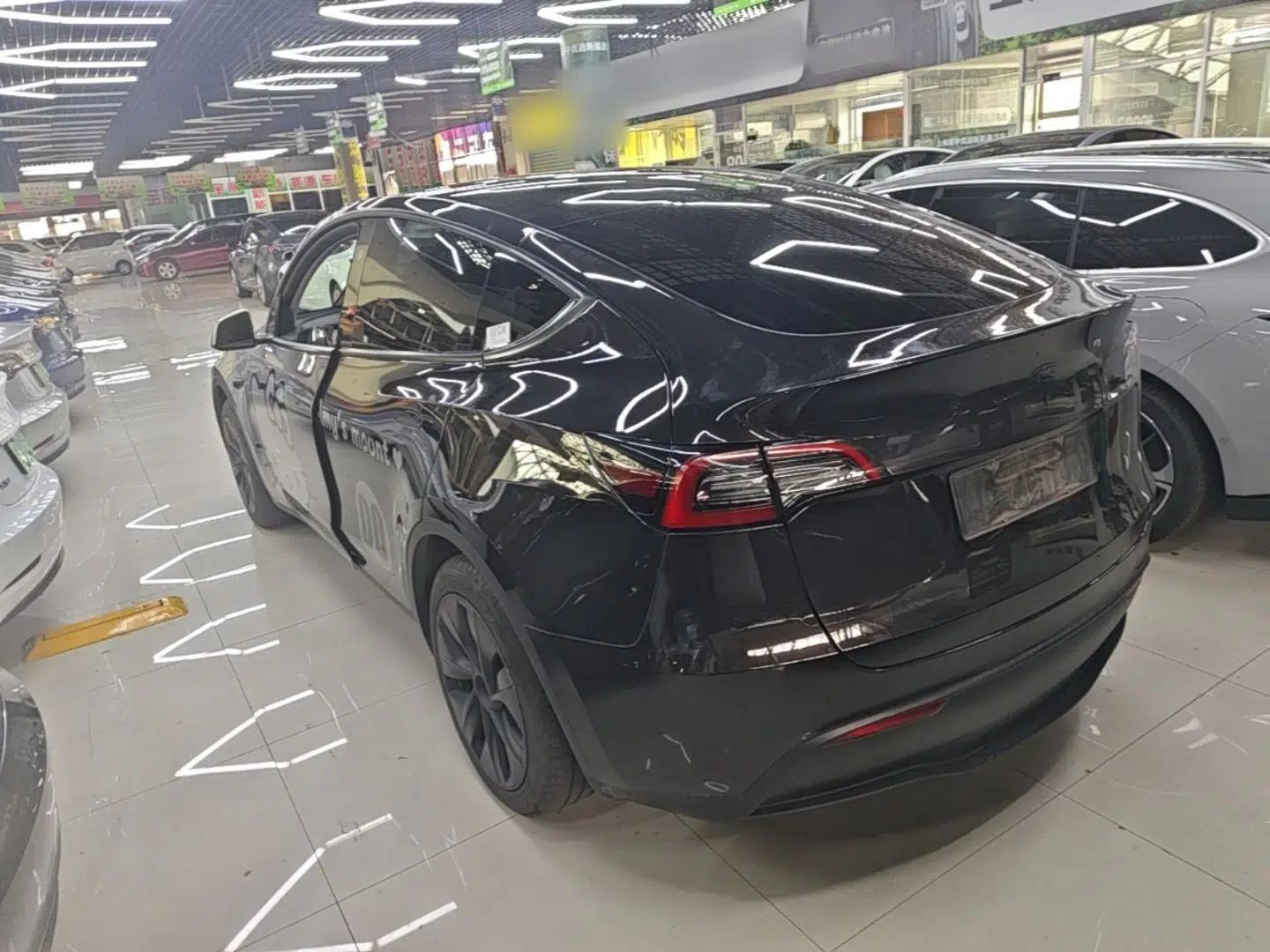 Tesla Model Y 2024 Rear-Wheel-Drive Version — миниатюра 4