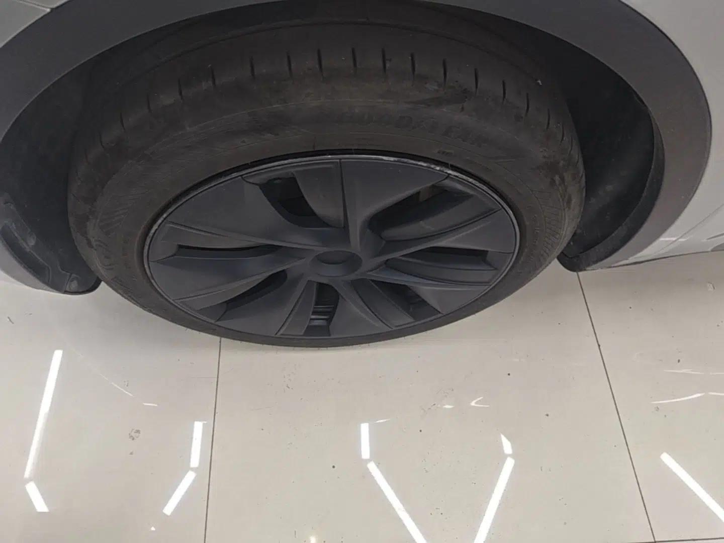 Tesla Model Y 2024 Rear-Wheel-Drive Version — миниатюра 10
