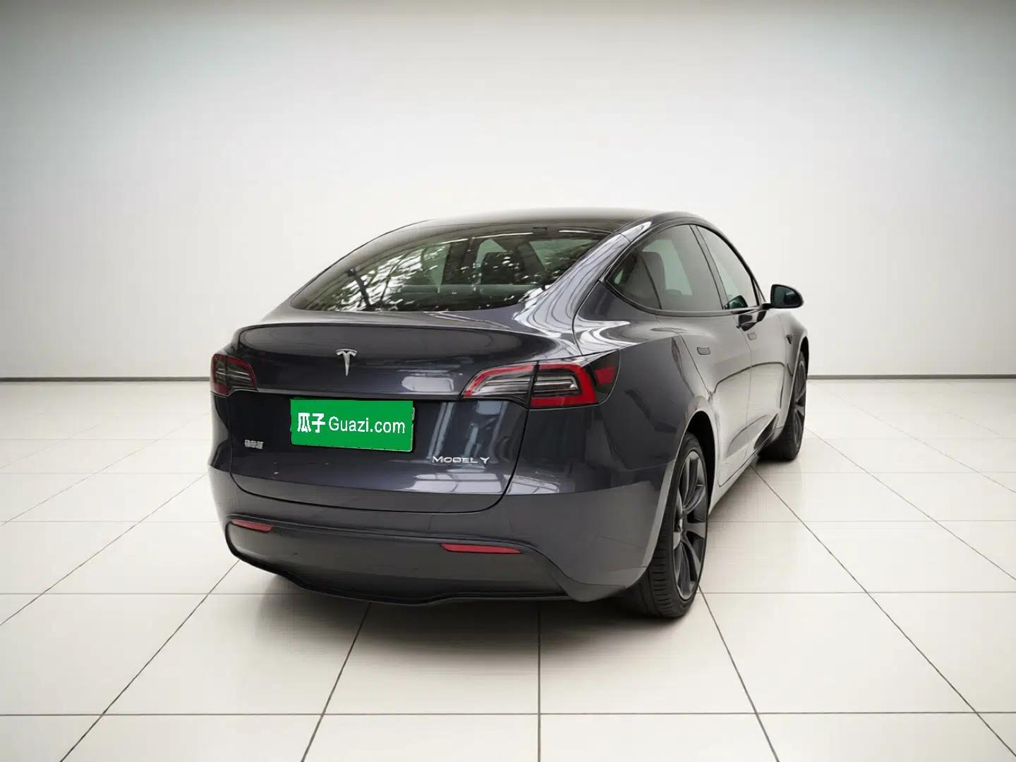 Tesla Model Y 2024 Rear-Wheel-Drive Version — миниатюра 5