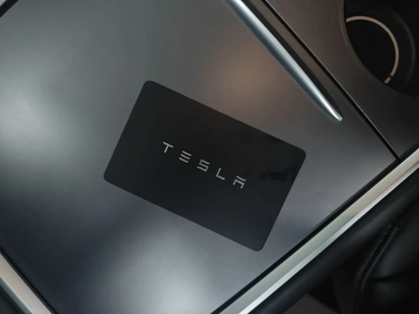 Tesla Model Y 2023 High-Performance All-Wheel-Drive Version — миниатюра 28
