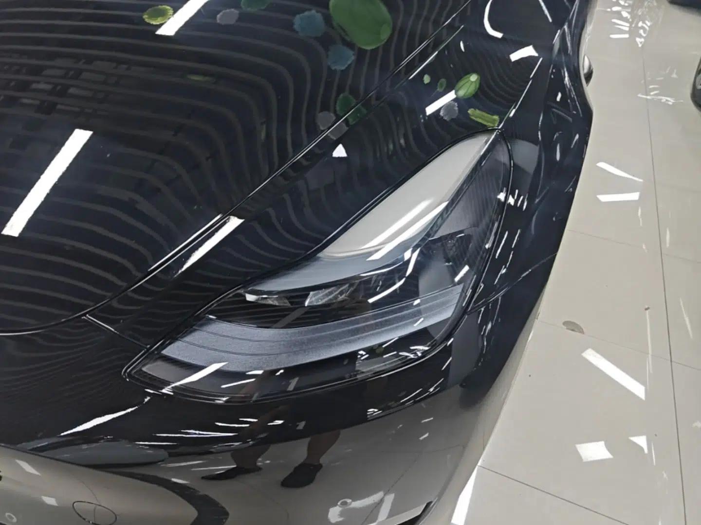 Tesla Model Y 2023 High-Performance All-Wheel-Drive Version — миниатюра 8