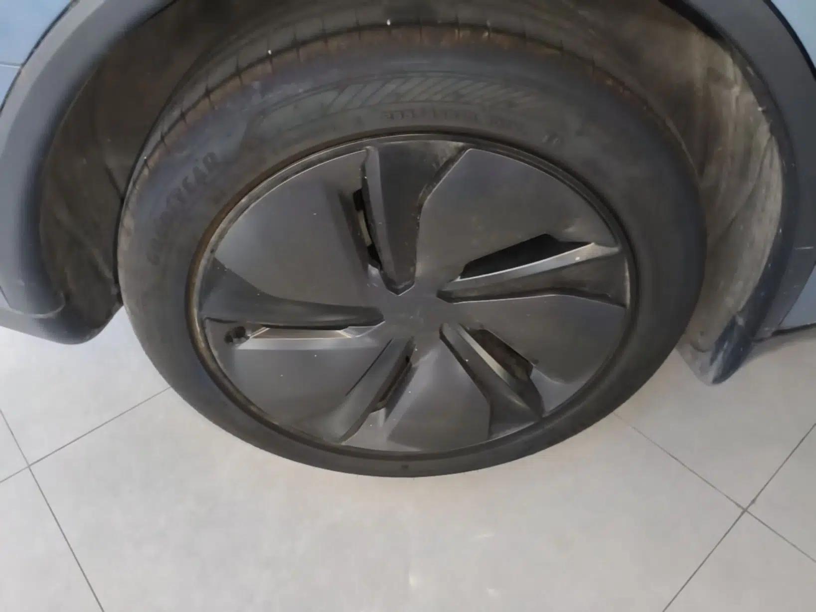 Tesla Model Y 2025 Rear-Wheel-Drive Version — миниатюра 11