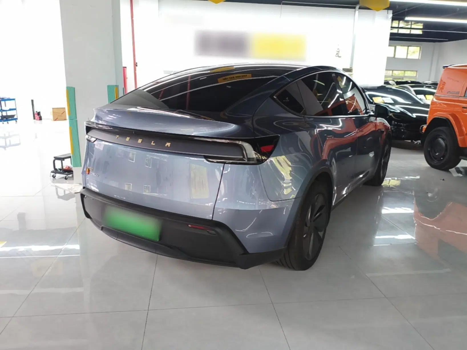 Tesla Model Y 2025 Rear-Wheel-Drive Version — миниатюра 6