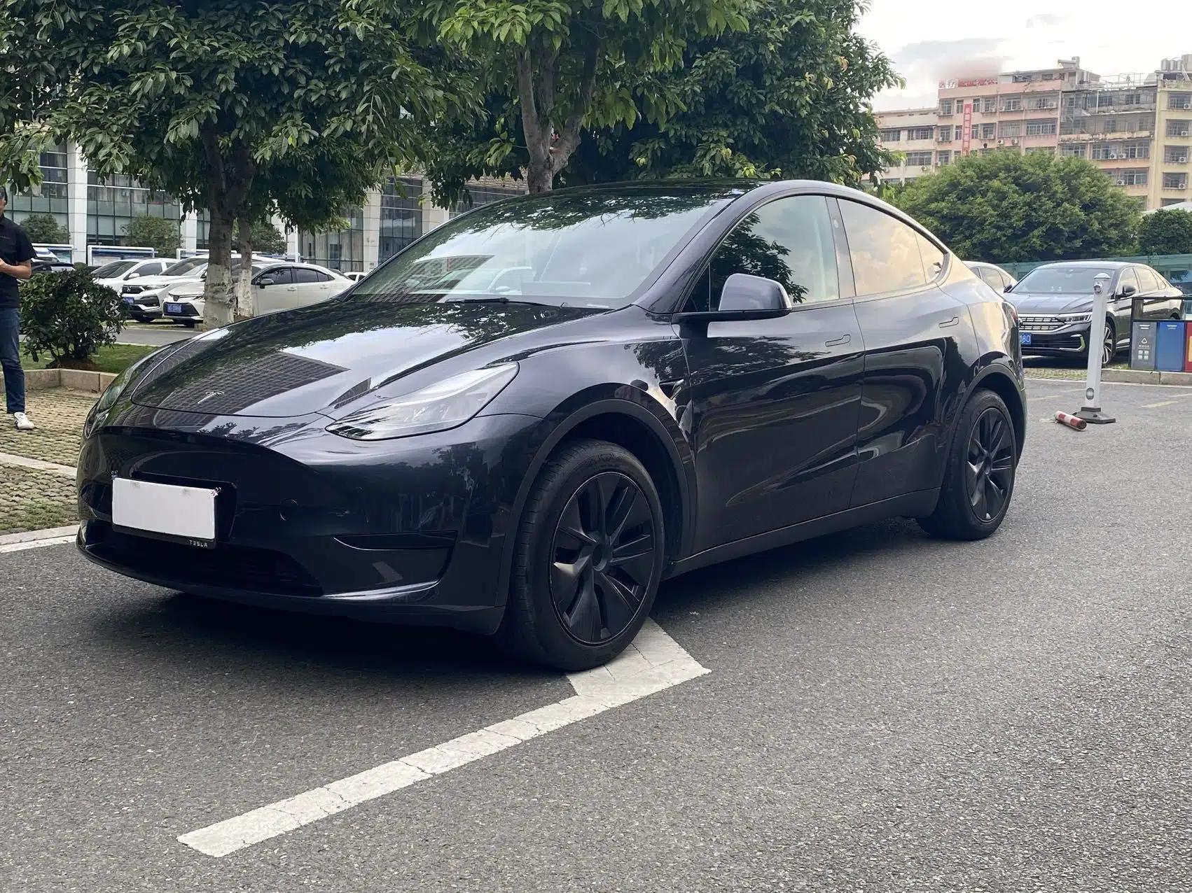 Tesla Model Y 2024 Rear-Wheel-Drive Version — миниатюра 1