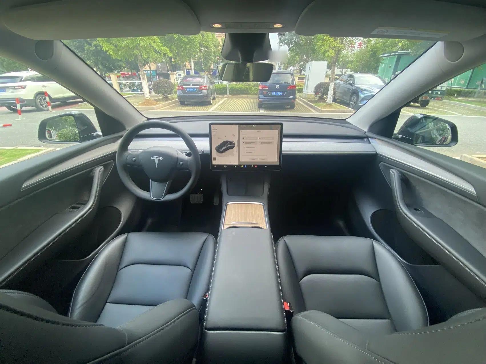 Tesla Model Y 2024 Rear-Wheel-Drive Version — миниатюра 8
