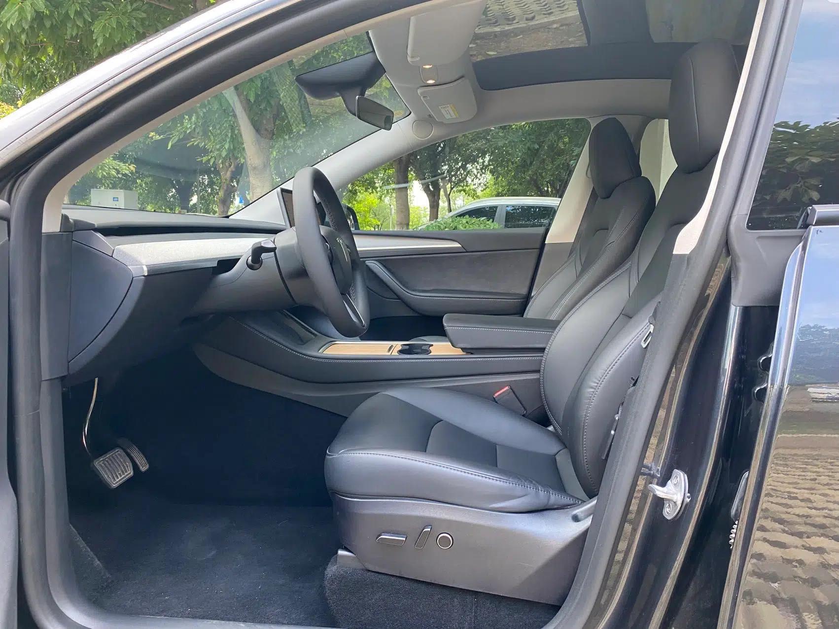 Tesla Model Y 2024 Rear-Wheel-Drive Version — миниатюра 9