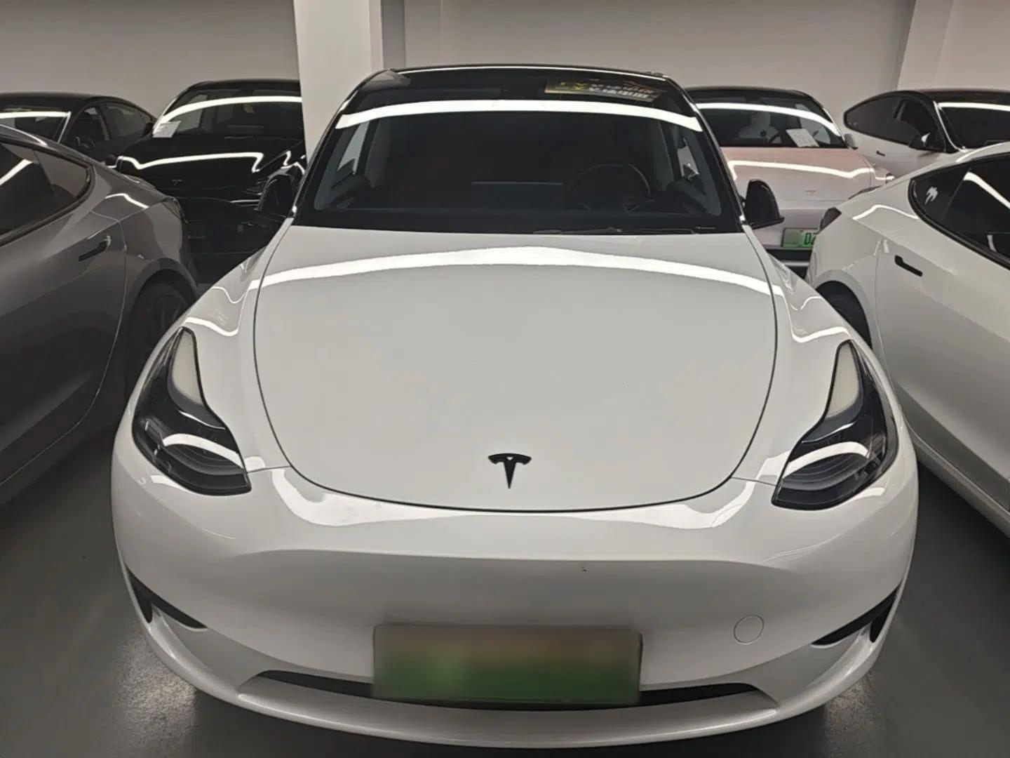 Tesla Model Y 2024 Rear-Wheel-Drive Version — миниатюра 2