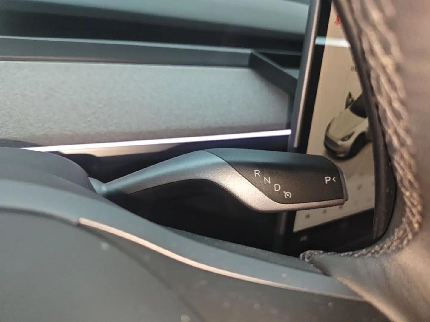 Tesla Model Y 2024 Rear-Wheel-Drive Version — миниатюра 16