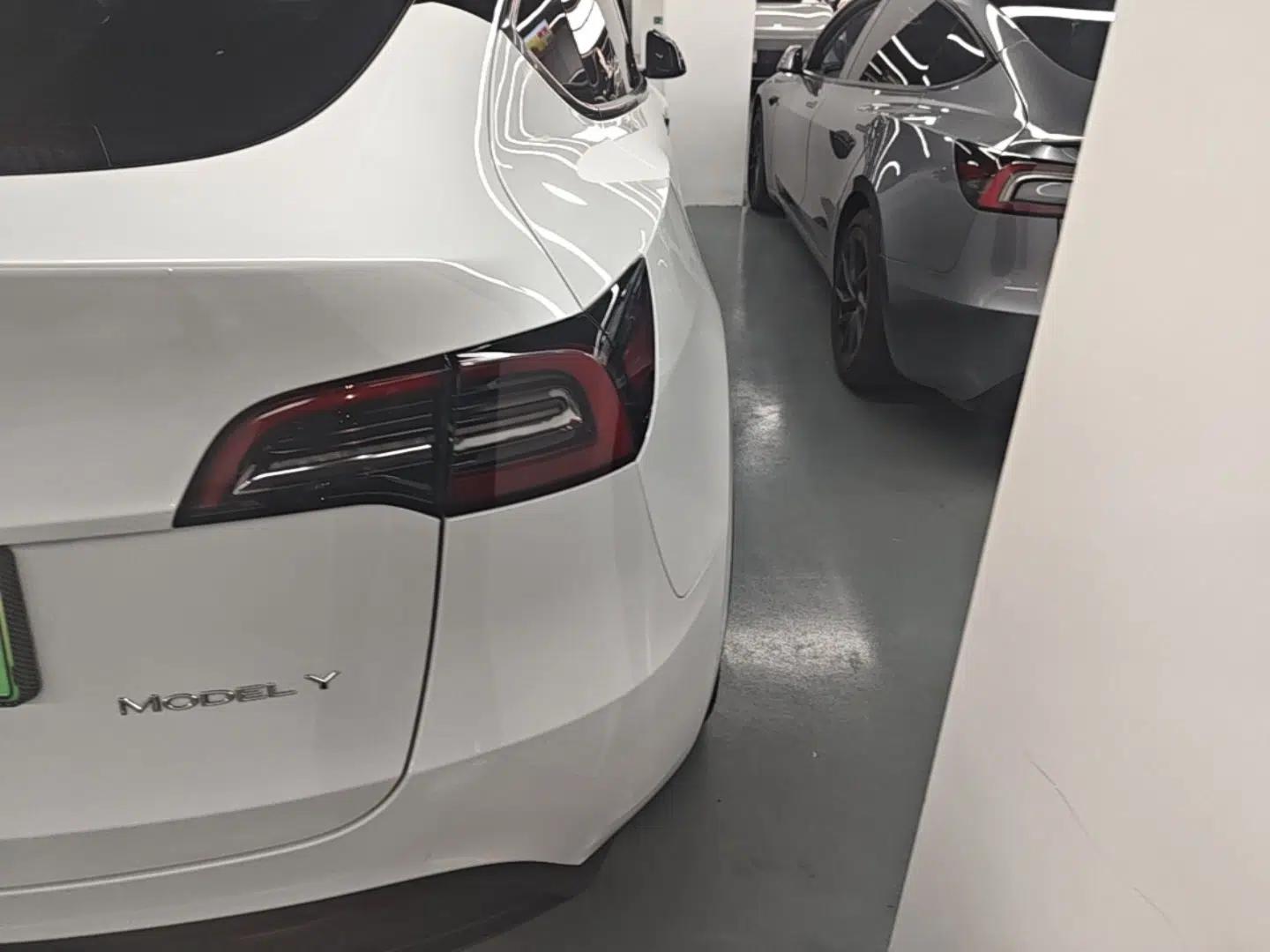 Tesla Model Y 2024 Rear-Wheel-Drive Version — миниатюра 9