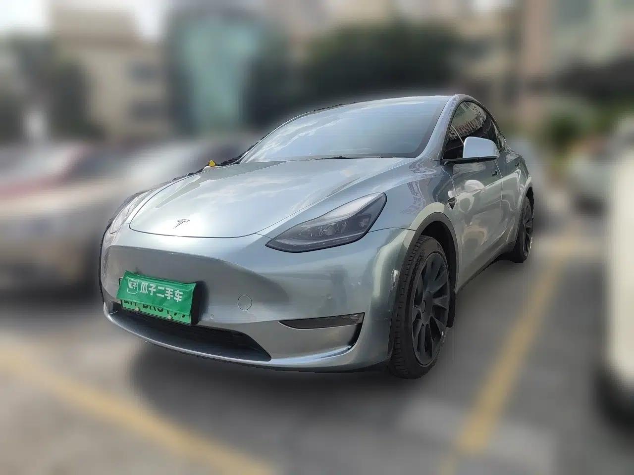 Tesla Model Y 2023 Long-Range All-Wheel-Drive Version — миниатюра 1