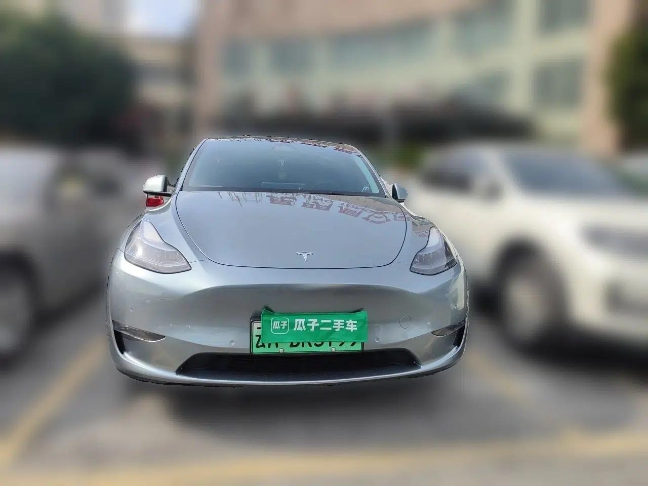 Tesla Model Y 2023 Long-Range All-Wheel-Drive Version — миниатюра 2