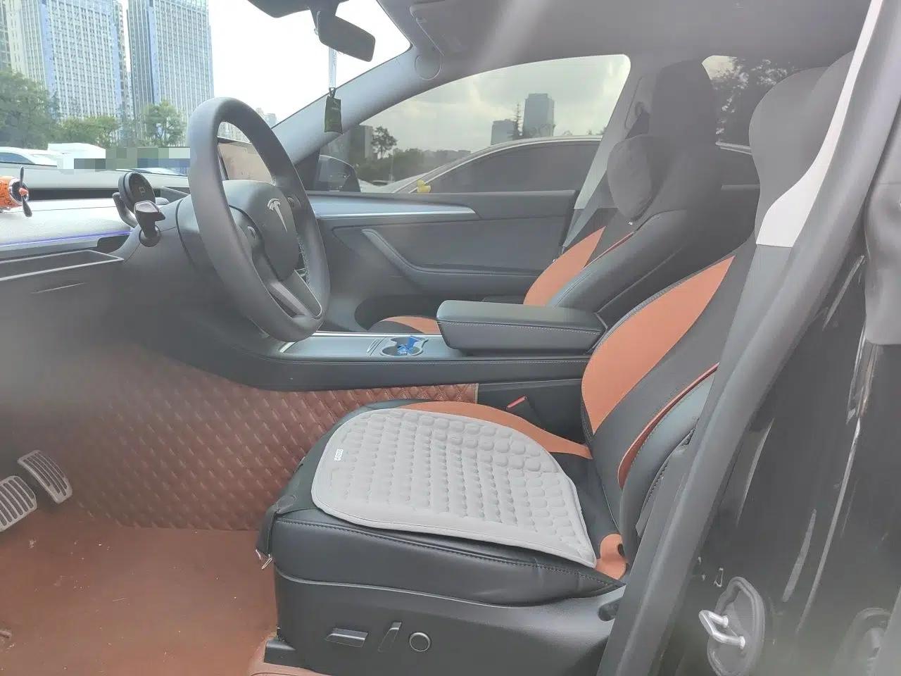Tesla Model Y 2023 Long-Range All-Wheel-Drive Version — миниатюра 15