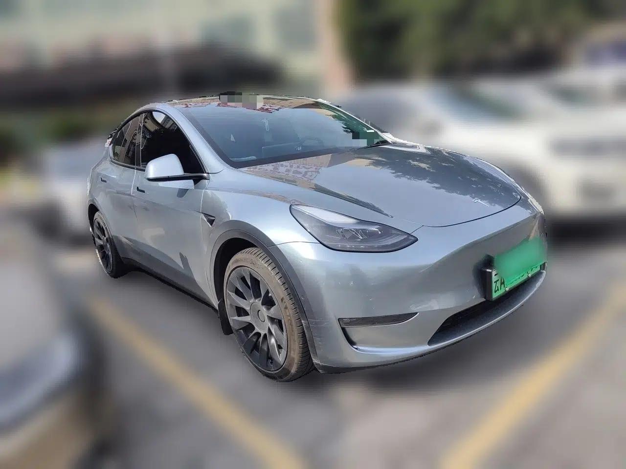 Tesla Model Y 2023 Long-Range All-Wheel-Drive Version — миниатюра 3
