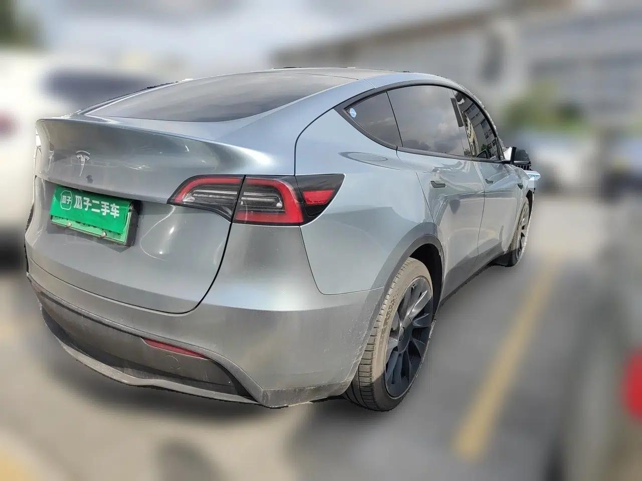 Tesla Model Y 2023 Long-Range All-Wheel-Drive Version — миниатюра 6