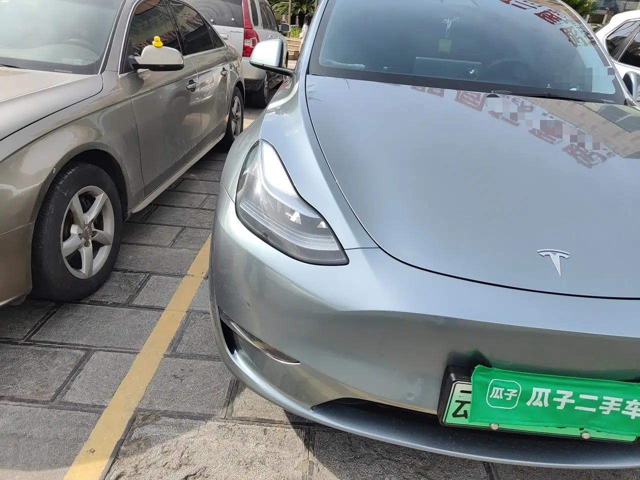 Tesla Model Y 2023 Long-Range All-Wheel-Drive Version — миниатюра 7