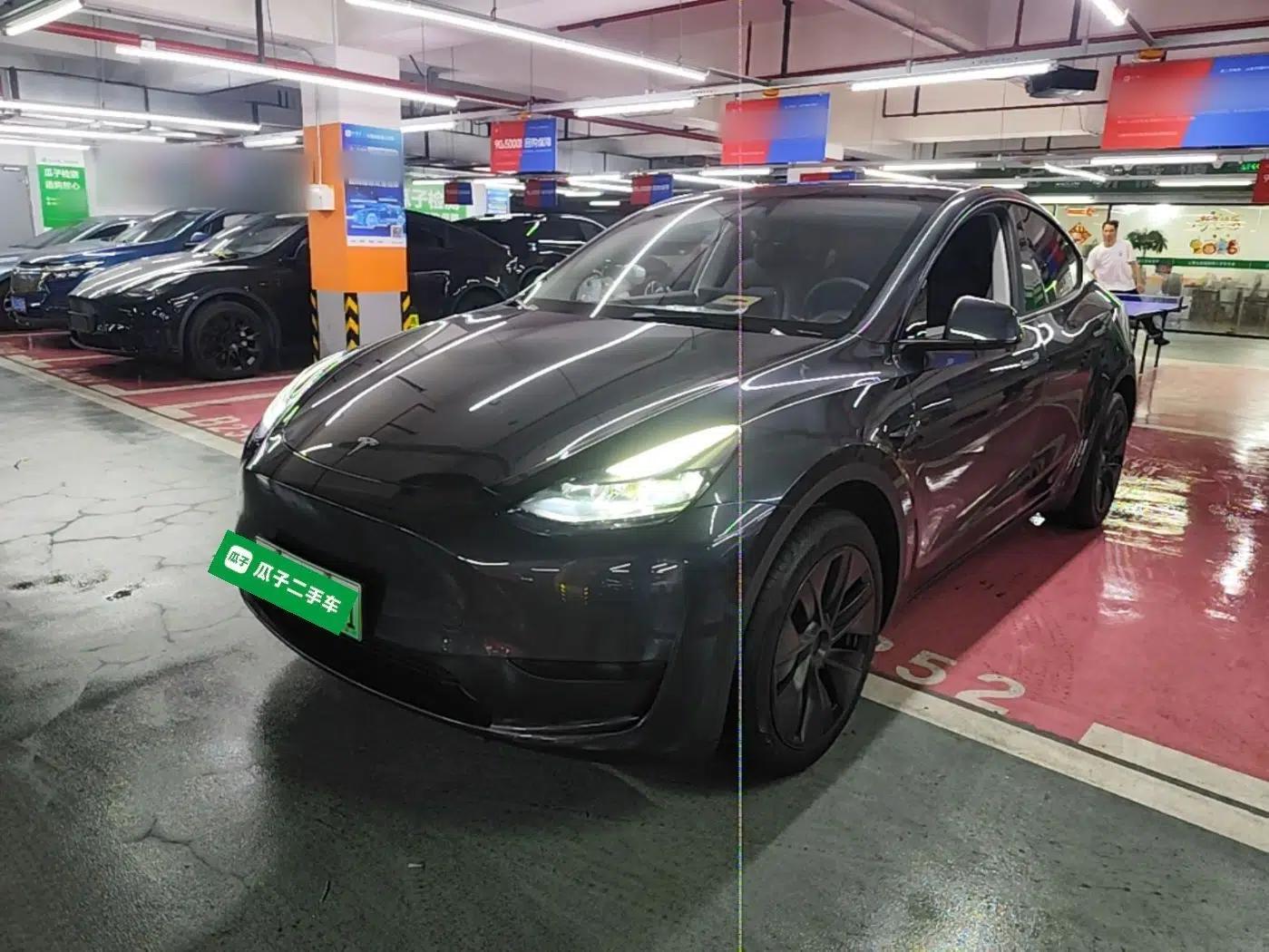 Tesla Model Y 2024 Rear-Wheel-Drive Version — миниатюра 1