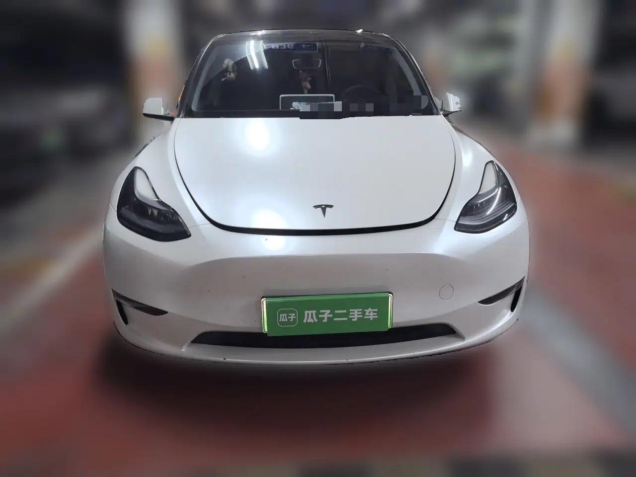 Tesla Model Y 2023 Long-Range All-Wheel-Drive Version — миниатюра 2