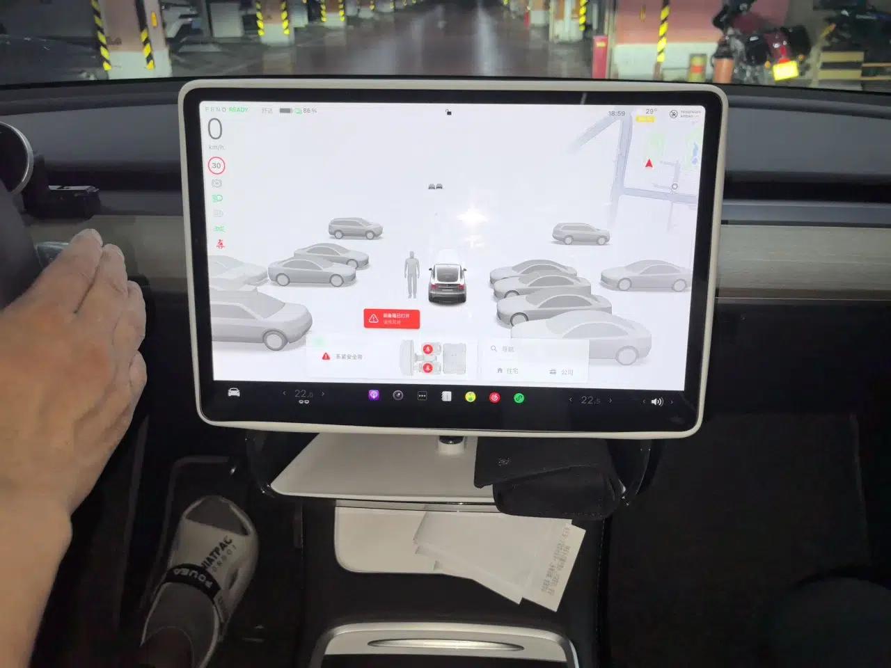 Tesla Model Y 2023 Long-Range All-Wheel-Drive Version — миниатюра 13
