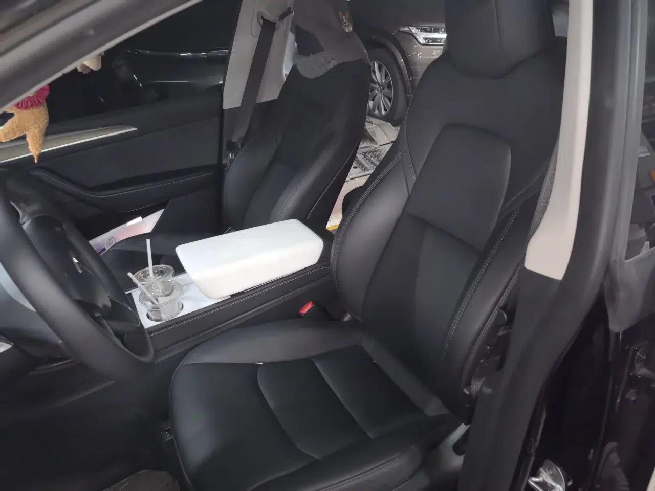 Tesla Model Y 2023 Long-Range All-Wheel-Drive Version — миниатюра 15