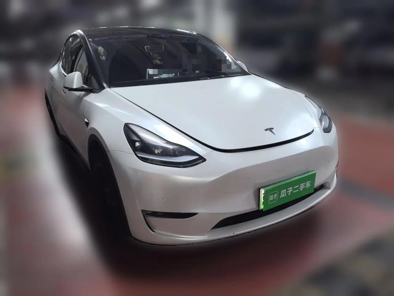 Tesla Model Y 2023 Long-Range All-Wheel-Drive Version — миниатюра 3