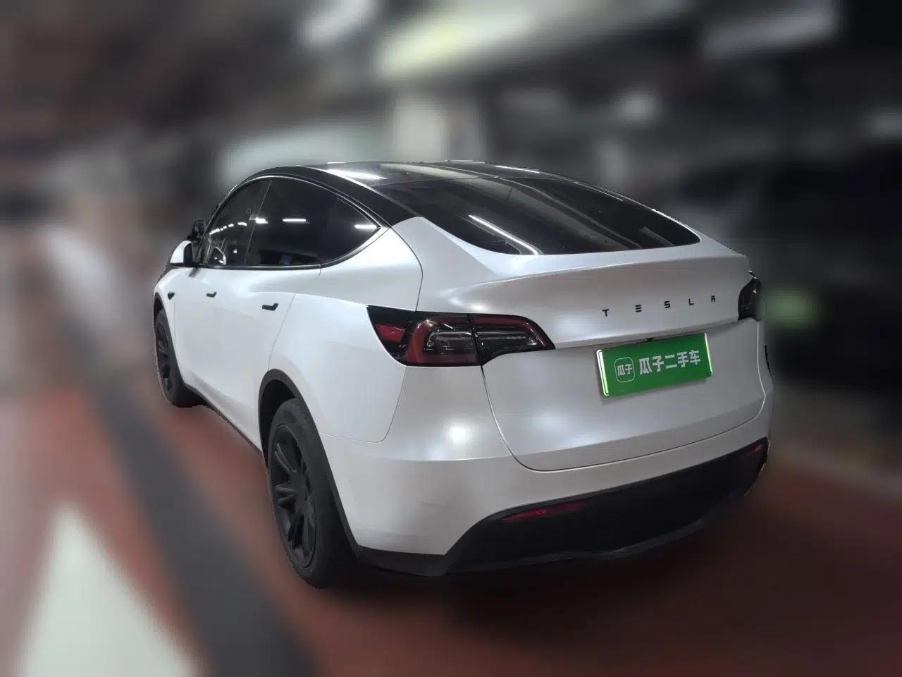 Tesla Model Y 2023 Long-Range All-Wheel-Drive Version — миниатюра 4