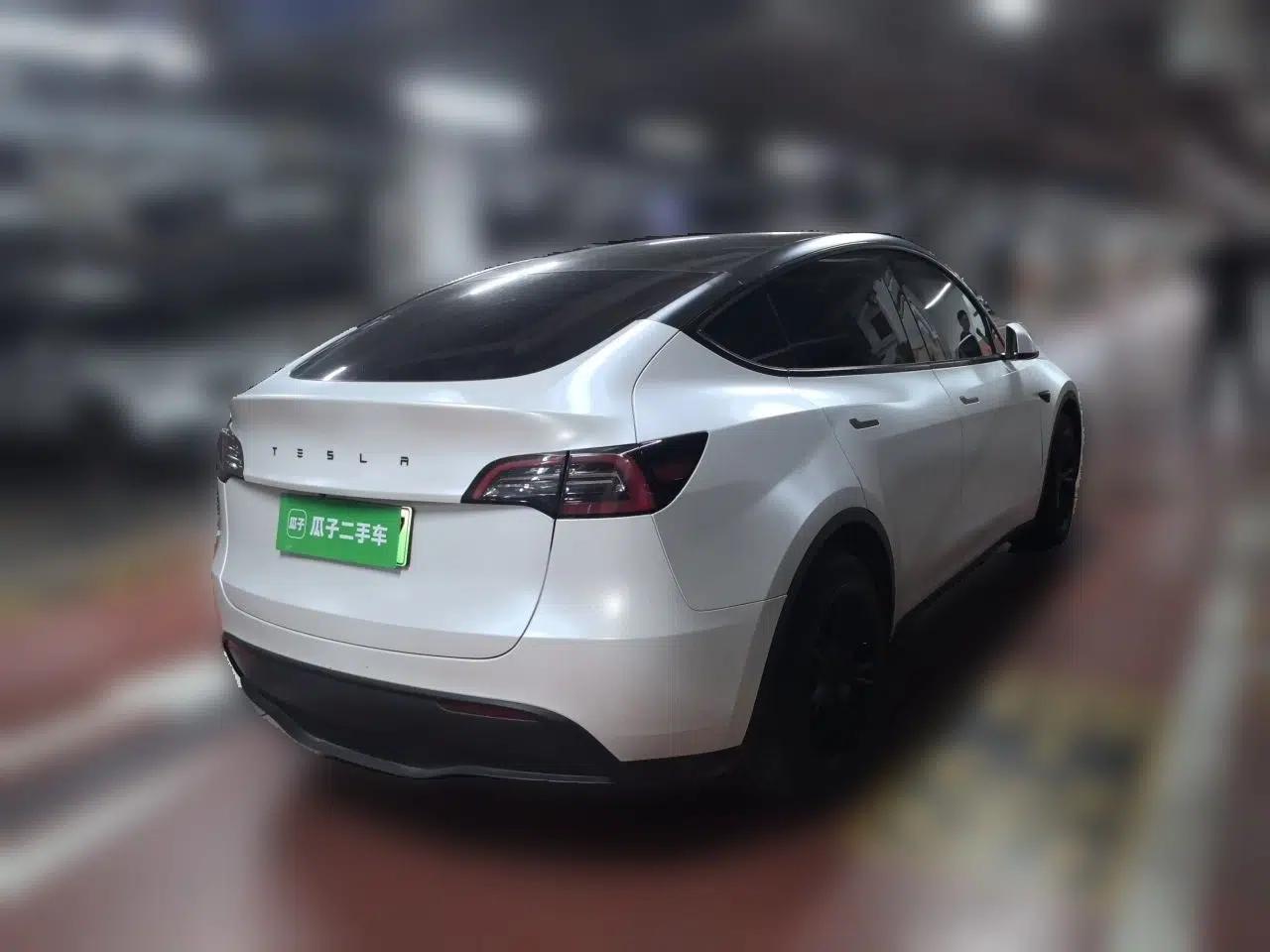 Tesla Model Y 2023 Long-Range All-Wheel-Drive Version — миниатюра 6