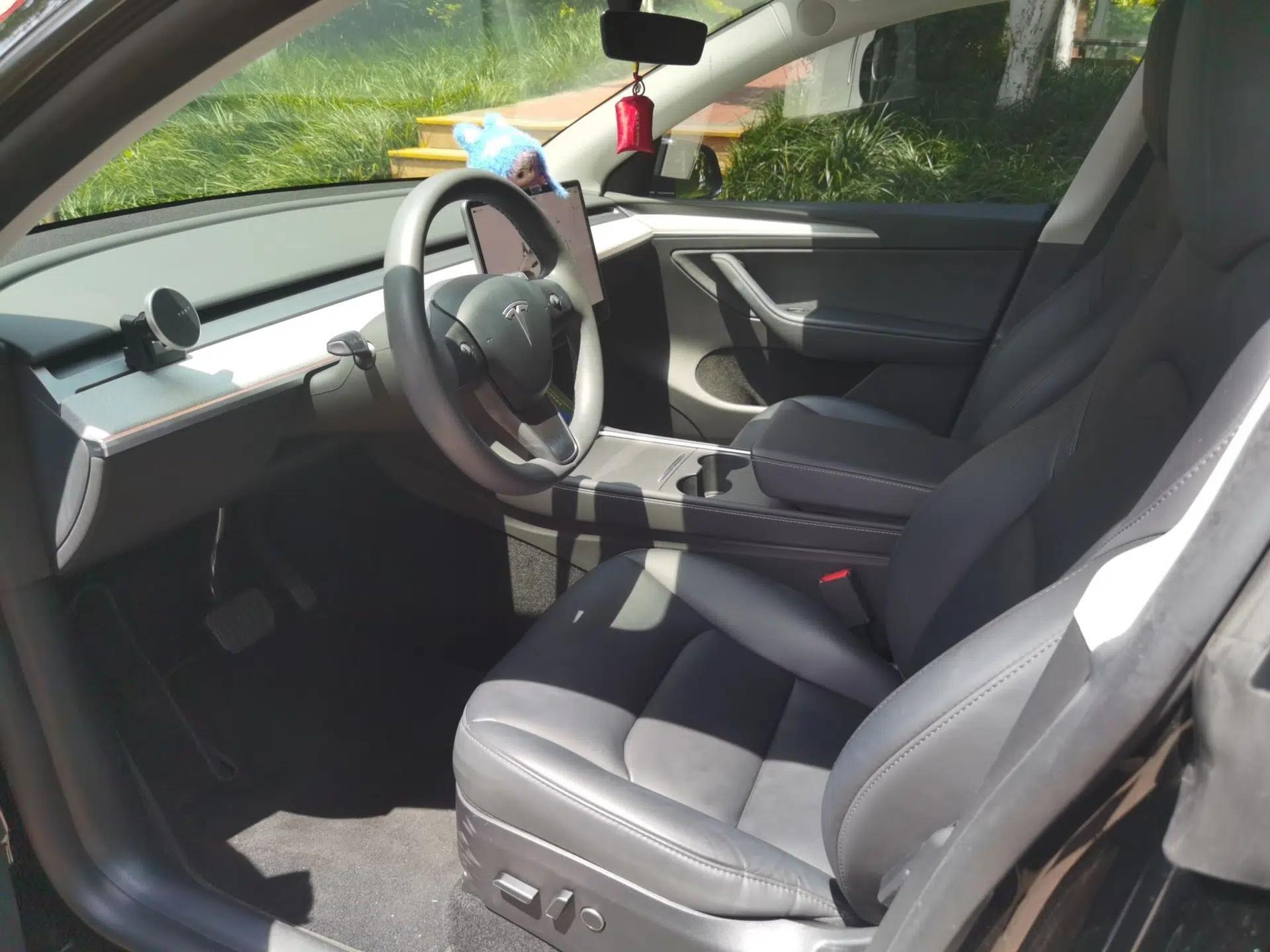 Tesla Model Y 2023 Rear-Wheel-Drive Version — миниатюра 15
