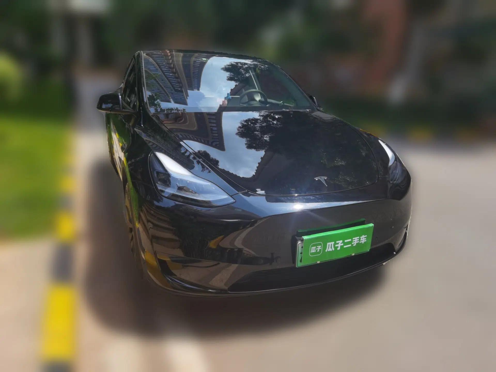 Tesla Model Y 2023 Rear-Wheel-Drive Version — миниатюра 3