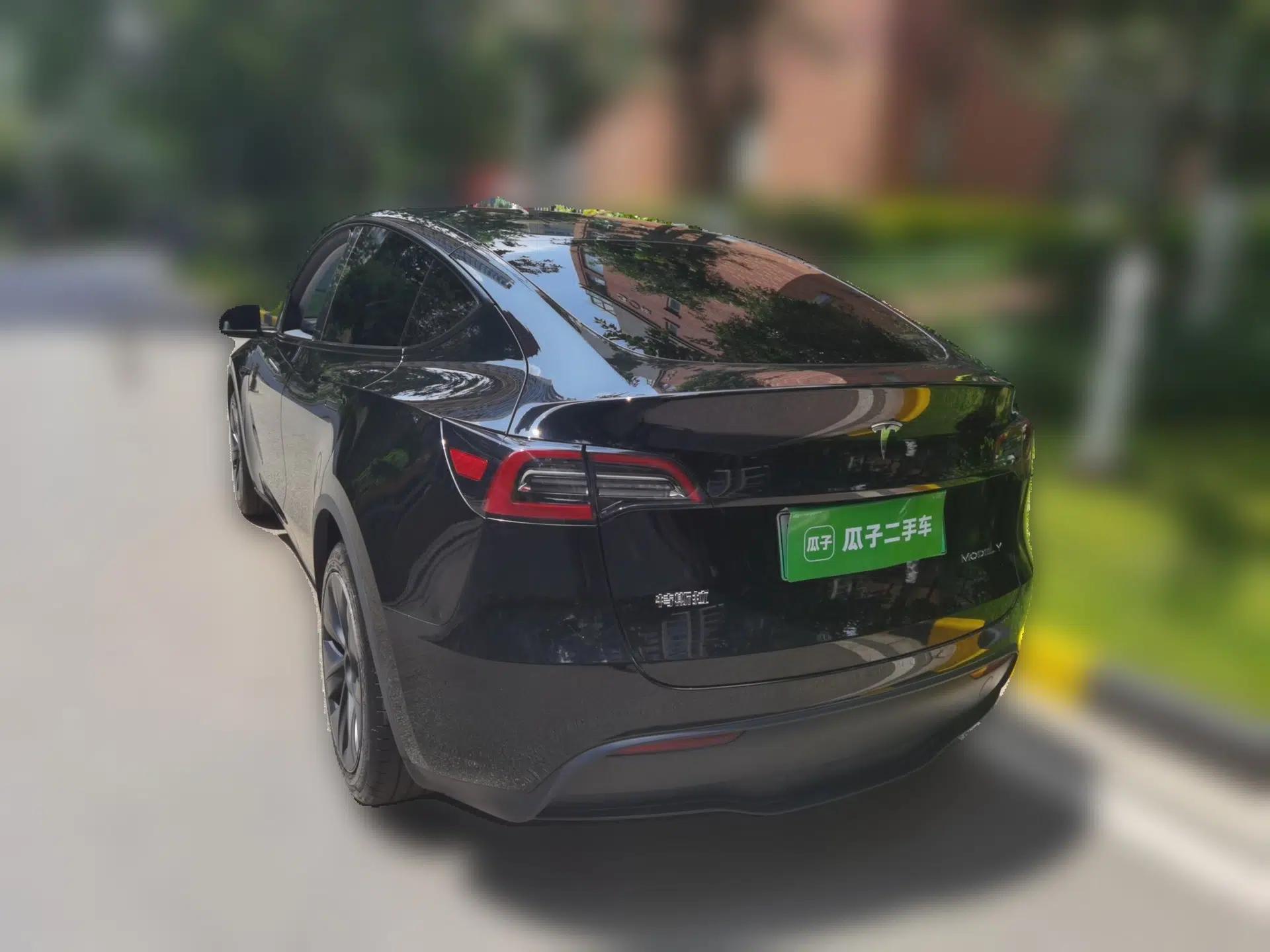 Tesla Model Y 2023 Rear-Wheel-Drive Version — миниатюра 4