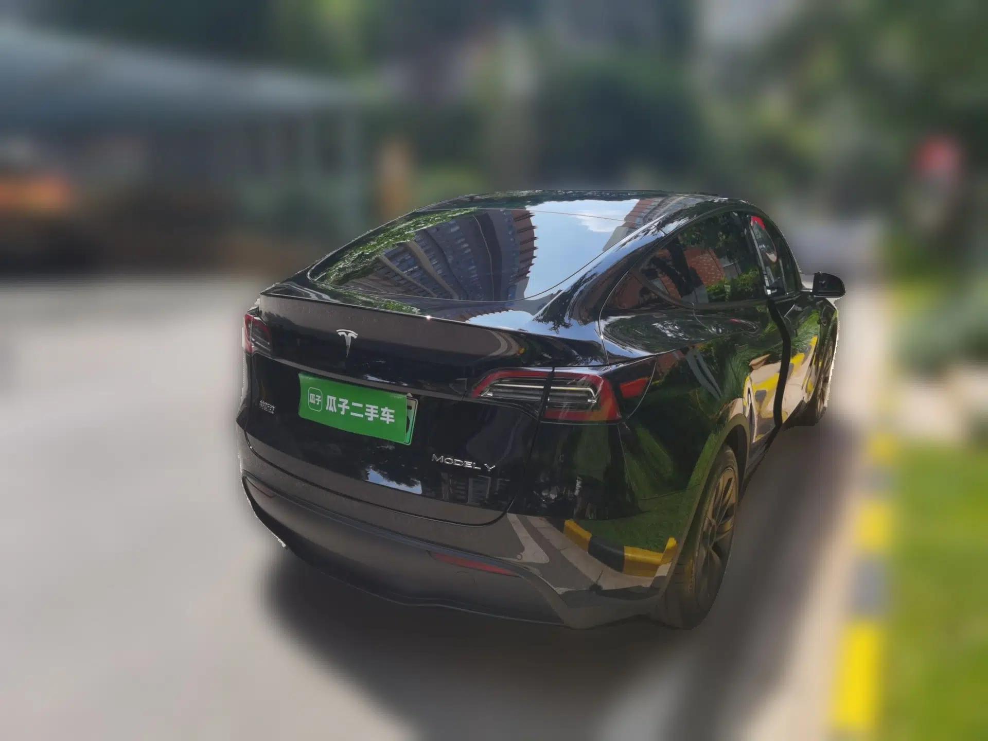 Tesla Model Y 2023 Rear-Wheel-Drive Version — миниатюра 6