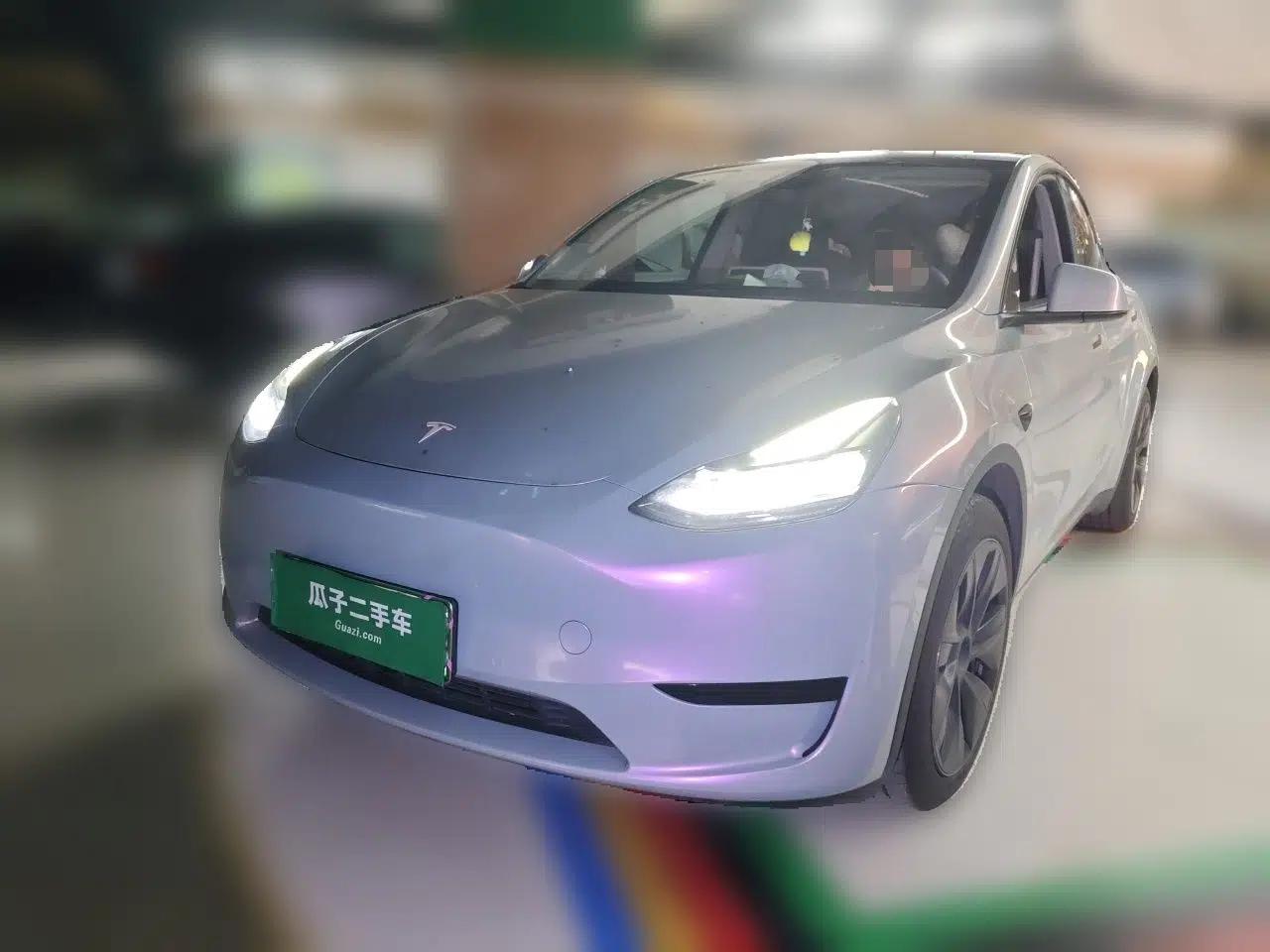 Tesla Model Y 2023 Rear-Wheel-Drive Version — миниатюра 1