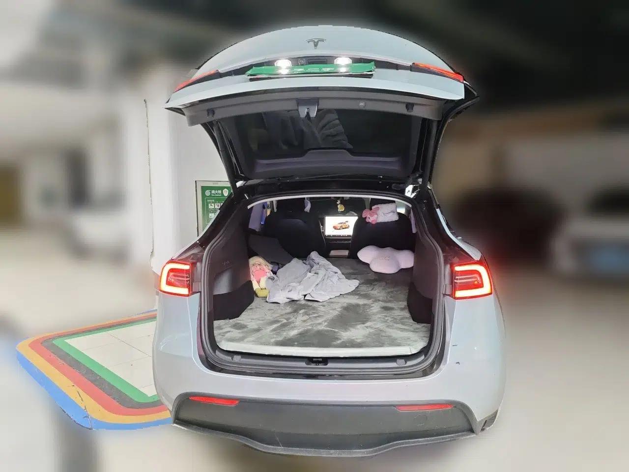 Tesla Model Y 2023 Rear-Wheel-Drive Version — миниатюра 19