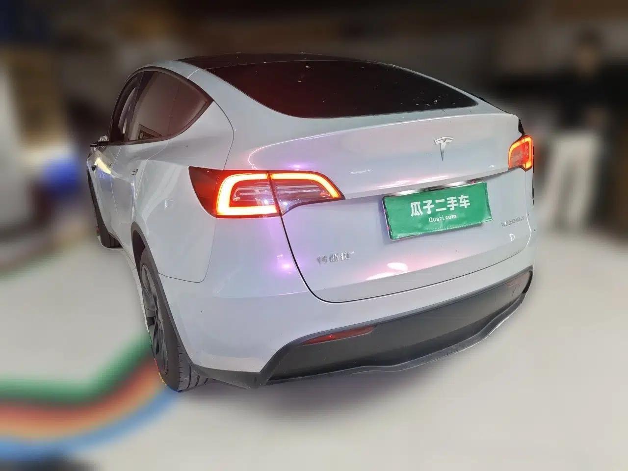 Tesla Model Y 2023 Rear-Wheel-Drive Version — миниатюра 4