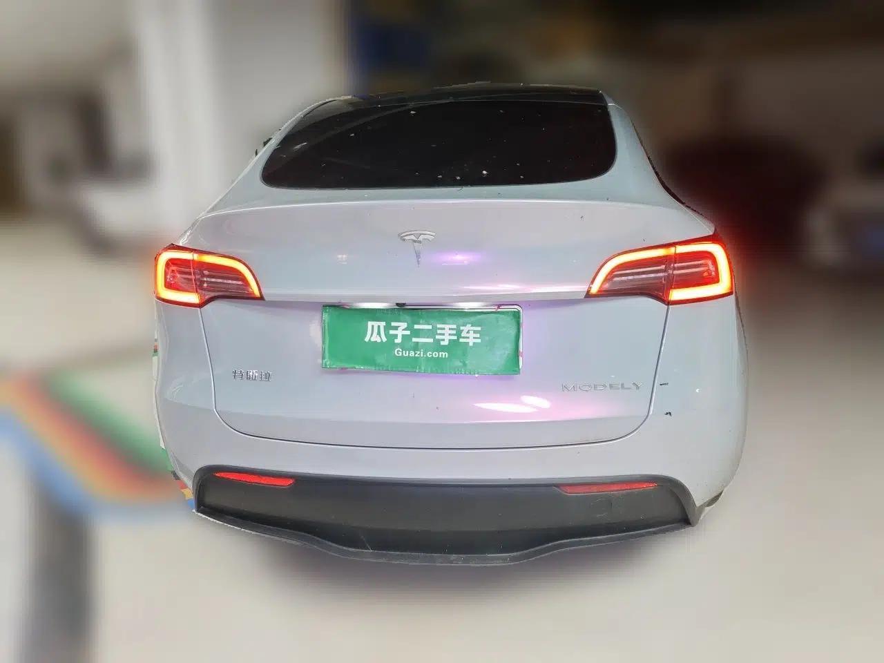 Tesla Model Y 2023 Rear-Wheel-Drive Version — миниатюра 5