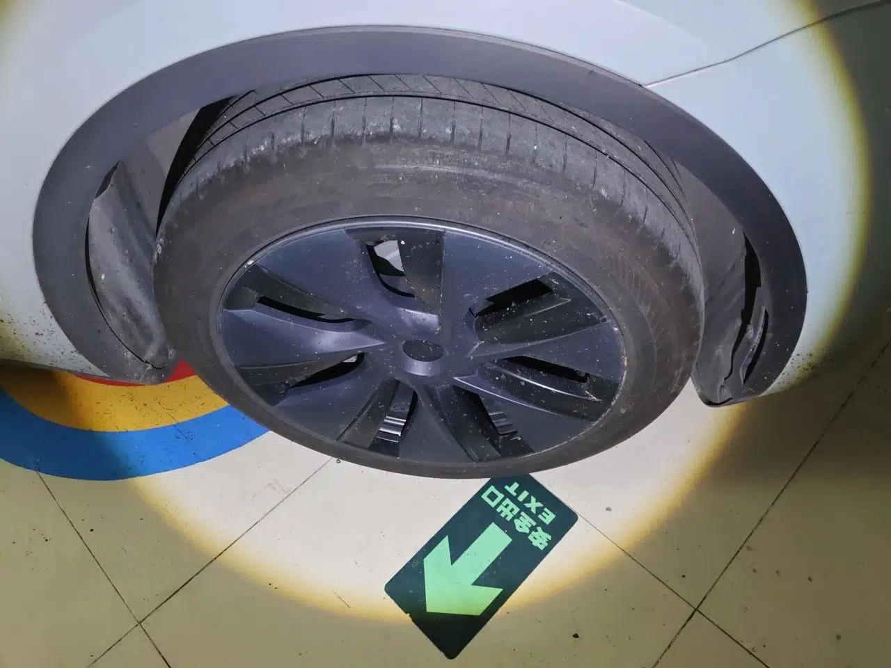 Tesla Model Y 2023 Rear-Wheel-Drive Version — миниатюра 8