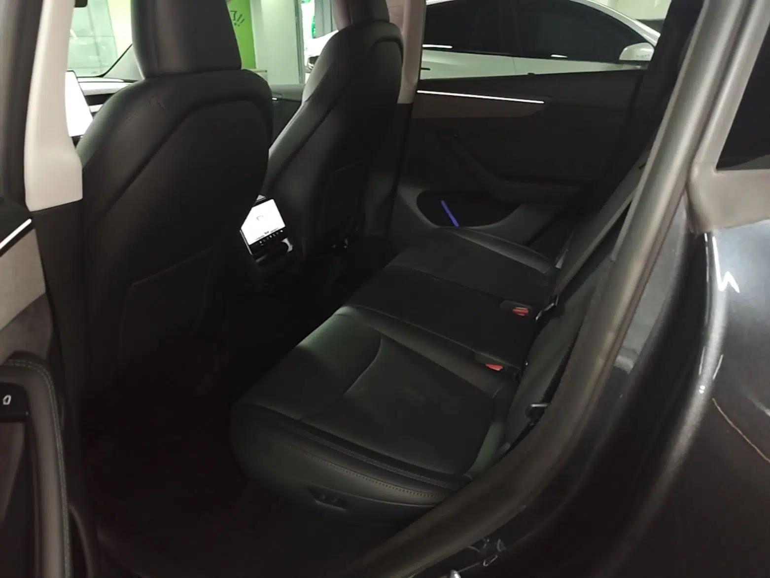 Tesla Model Y 2025 Long-Range All-Wheel Drive First Edition — миниатюра 28
