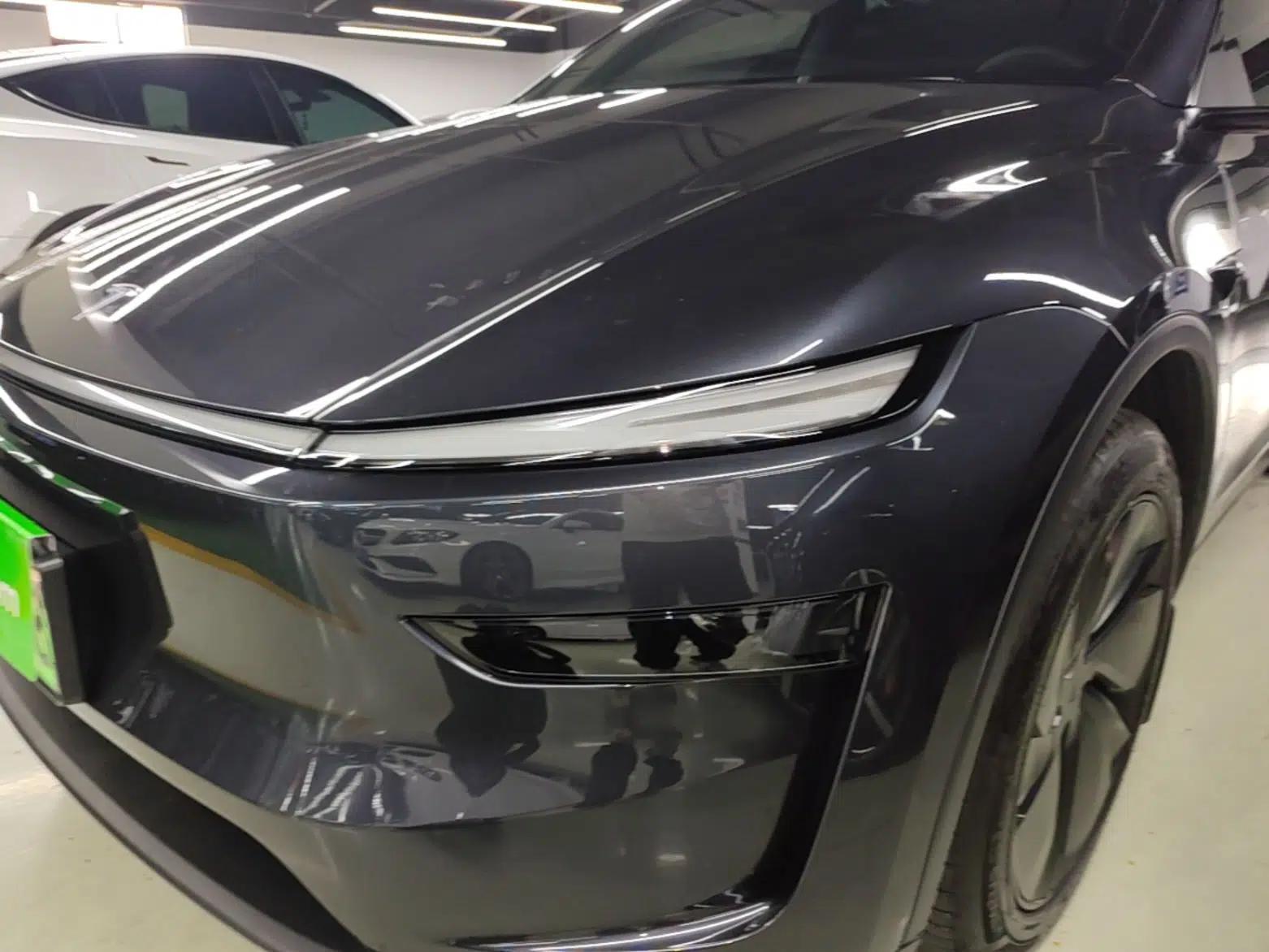 Tesla Model Y 2025 Long-Range All-Wheel Drive First Edition — миниатюра 8