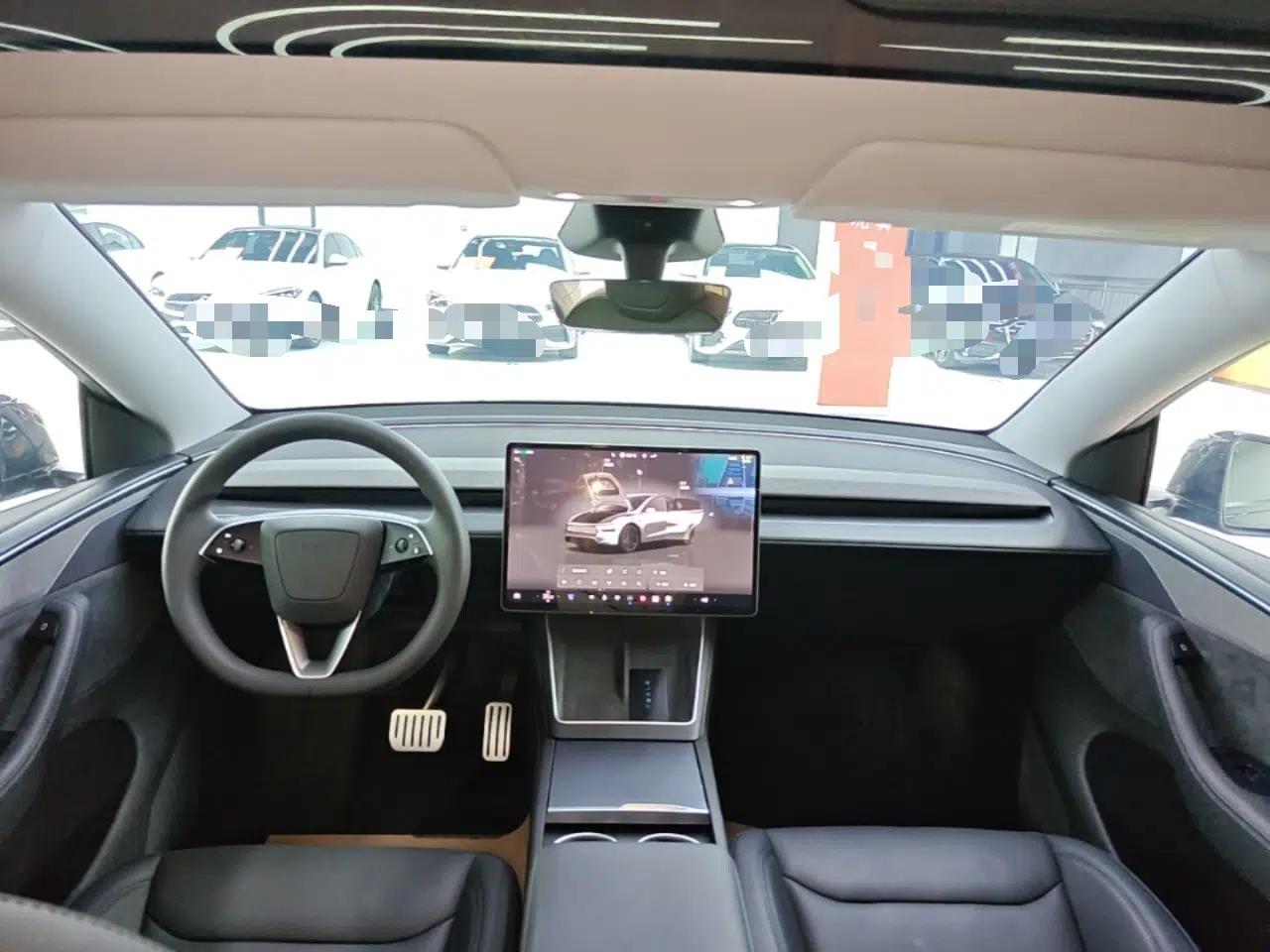 Tesla Model Y 2025 Updated Version Long-Range All-Wheel Drive — миниатюра 12