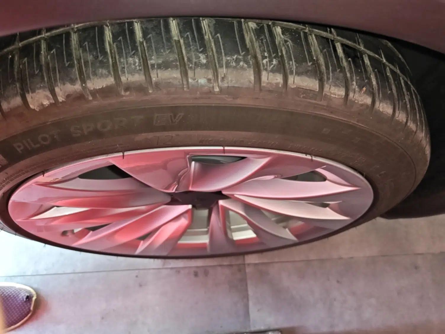 Tesla Model Y 2025 Long-Range All-Wheel Drive First Edition — миниатюра 10