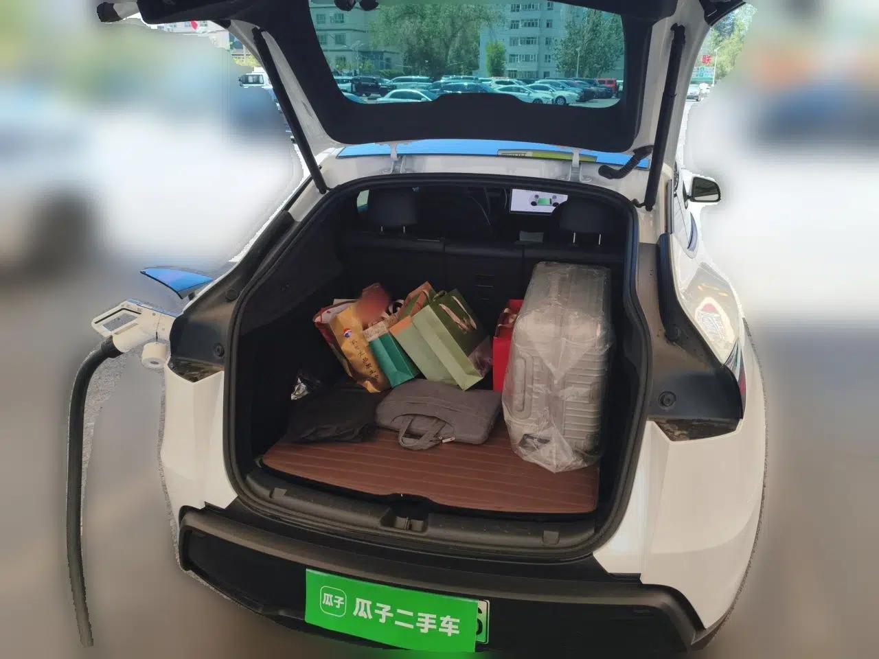 Tesla Model Y 2026 Long-Range All-Wheel-Drive Model — миниатюра 19