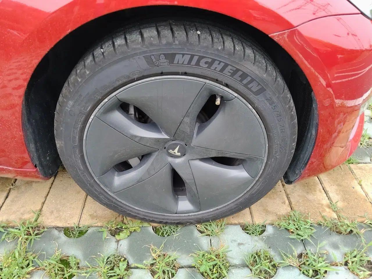 Tesla Model 3 2020 Refreshed Version Long-Range Rear-Wheel Drive — миниатюра 8