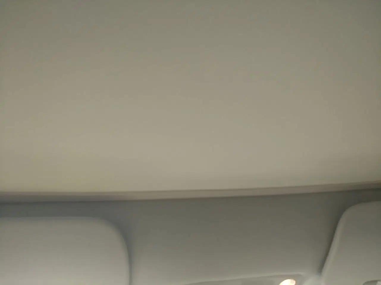 Tesla Model 3 2019 Standard Range Rear-Drive Upgraded Version — миниатюра 21