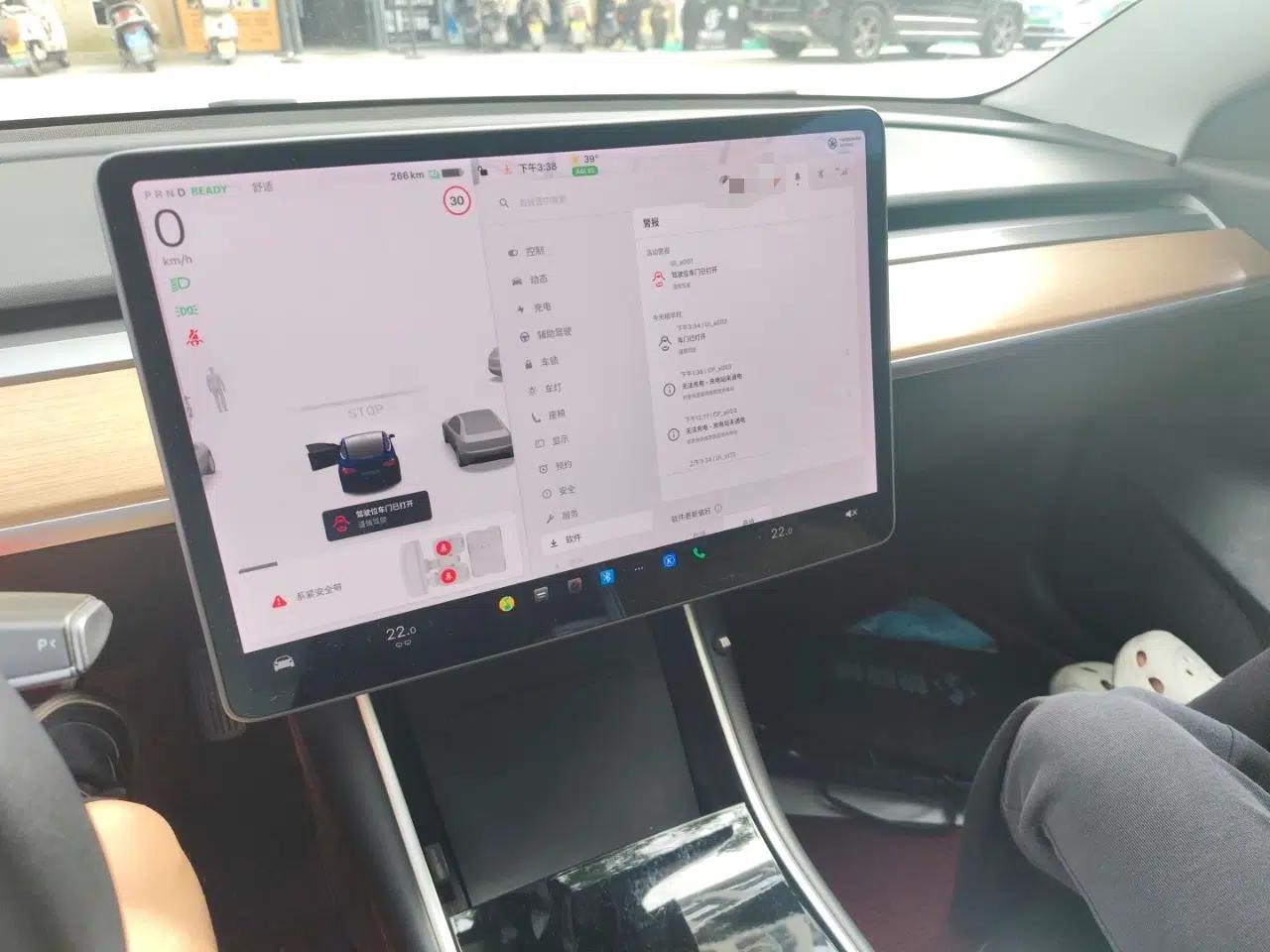 Tesla Model 3 2019 Standard Range Rear-Drive Upgraded Version — миниатюра 11