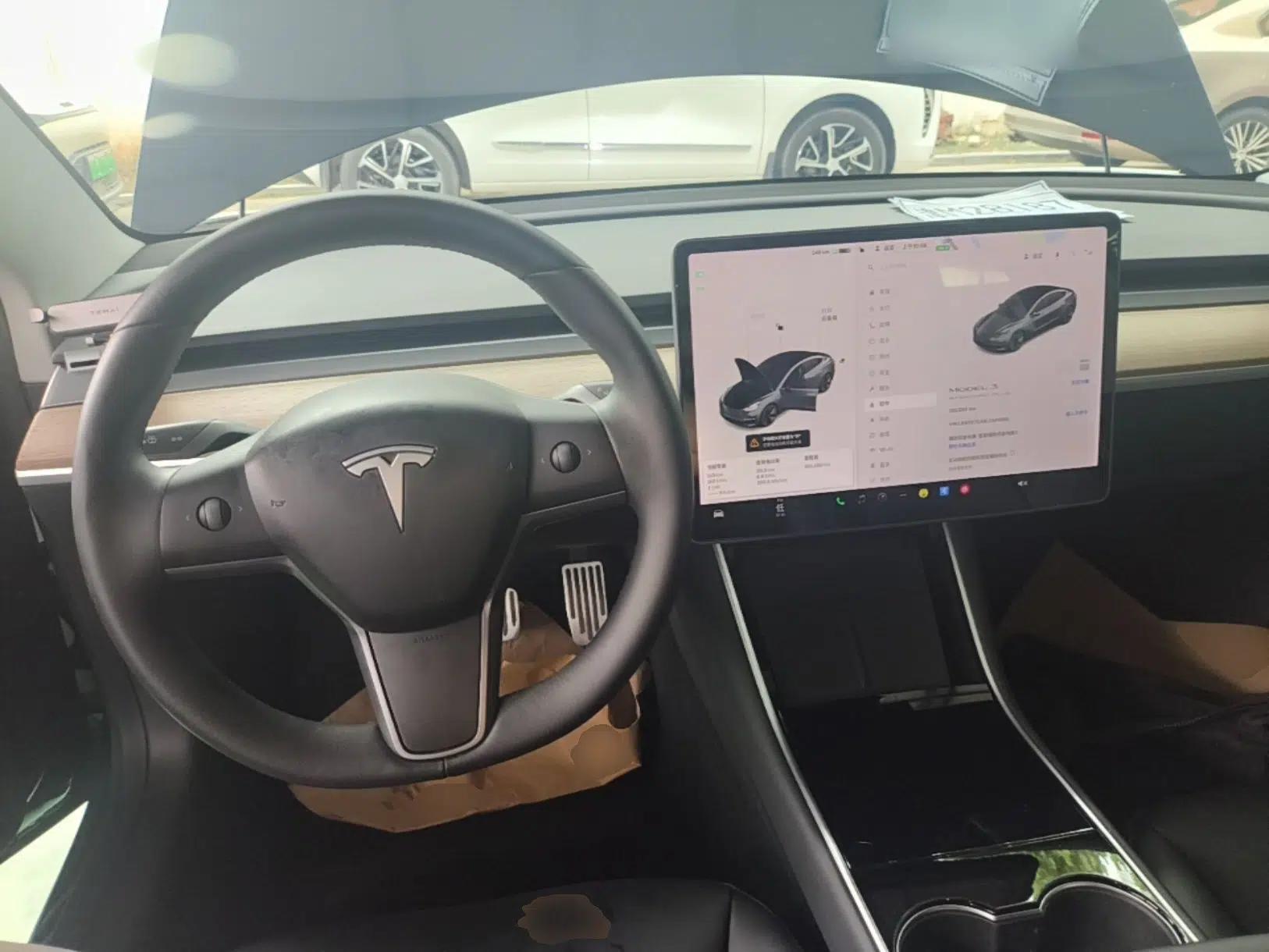 Tesla Model 3 2019 Standard Range Rear-Drive Upgraded Version — миниатюра 12