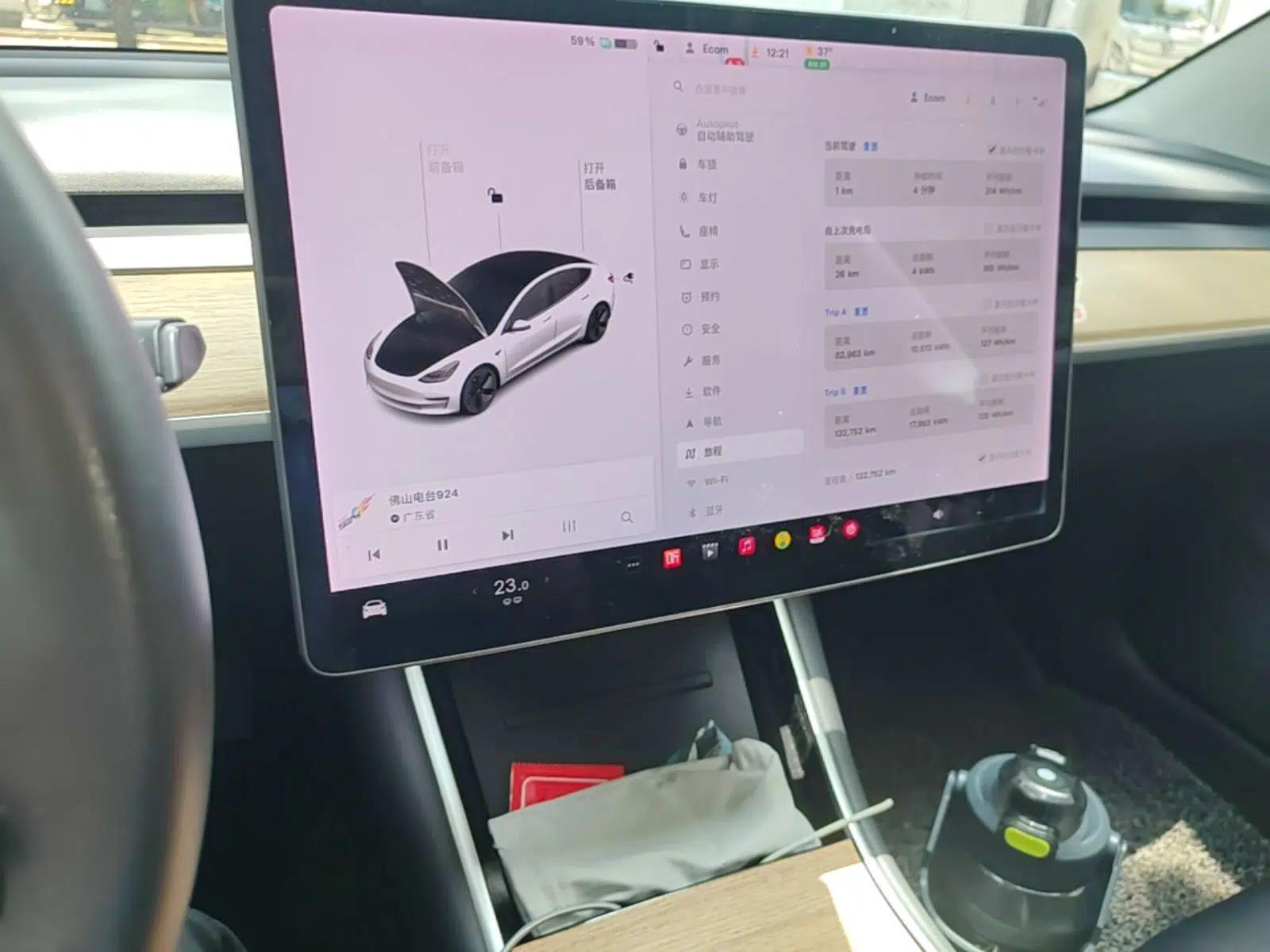 Tesla Model 3 2019 Standard Range Rear-Wheel Drive Upgraded Version (52 kWh) — миниатюра 20